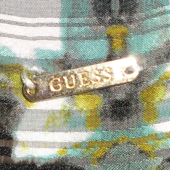 Guess printed silk like blouse with low v snap front and tie bottom SX: L - Picture 4 of 6